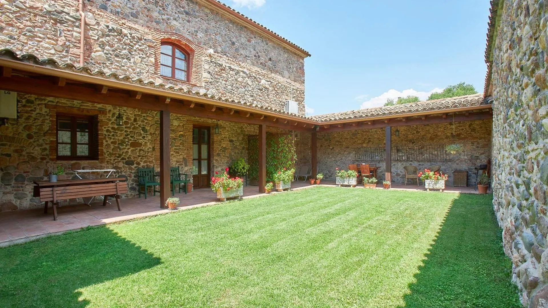 Mas Can Calet Aparthotel Les Franqueses del Valles Apartment